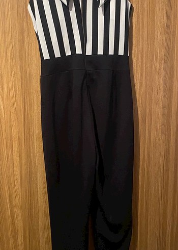 V Yaka Çizgili tulum - Görsel 3