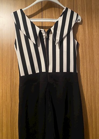 V Yaka Çizgili tulum - Görsel 2