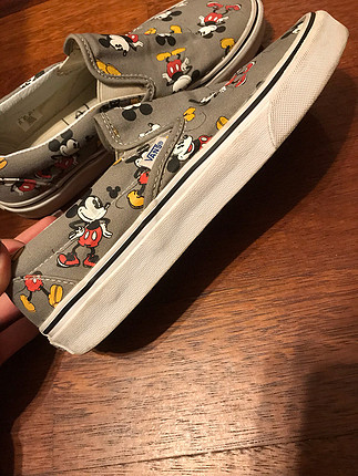 38 Beden Mickey Mouse Slip-on