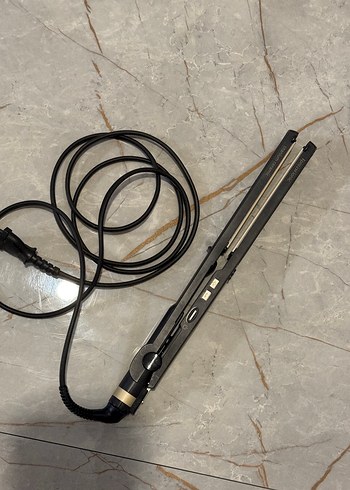  Beden Siyah Babyliss Saç Düzleştirici