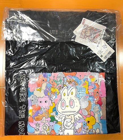 m Beden siyah Renk LABUBU × UNIQLO ORİJİNAL T-shirt Siyah