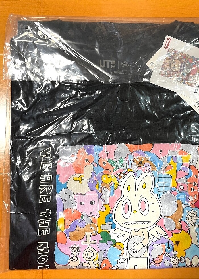 LABUBU × UNIQLO ORİJİNAL T-shirt Siyah - Görsel 4