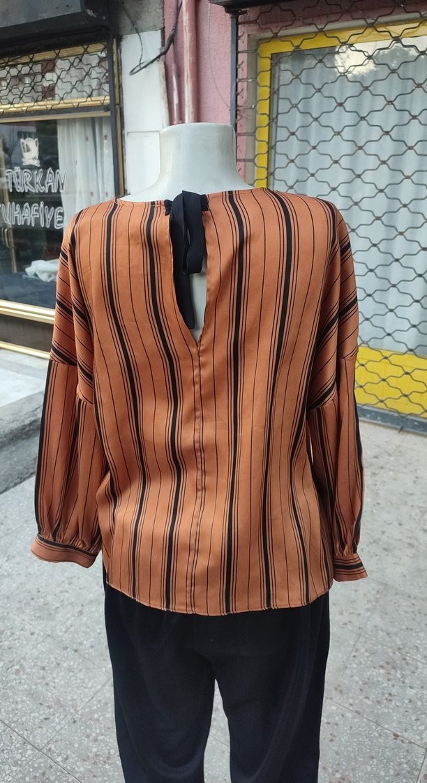 Kahverengi Çizgili Uzun Kollu Bluz - Görsel 3
