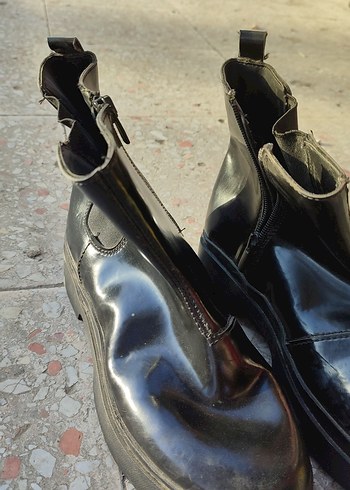 Siyah Parlak Tokalı Kadın Bot - Görsel 3