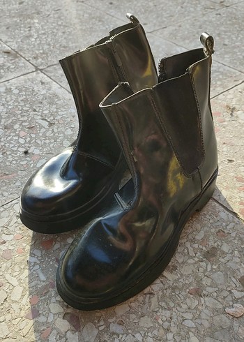 Siyah Parlak Tokalı Kadın Bot - Görsel 2