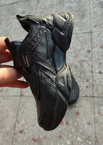 Erkek Çocuk Siyah Yılan Desenli Cırtlı Spor Ayakkabı - Görsel 3