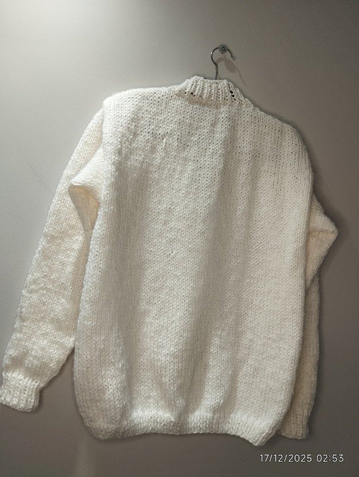 Düğmeli Beyaz Örgü Kadın Hırka - Görsel 5