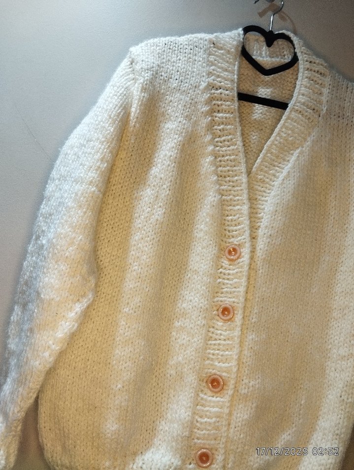 Düğmeli Beyaz Örgü Kadın Hırka - Görsel 3