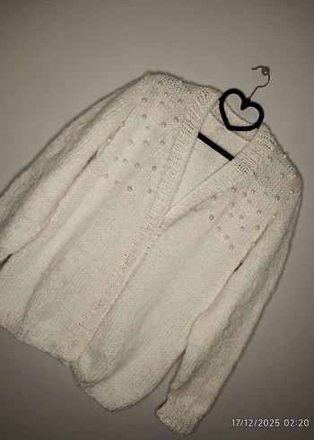 İnci Detaylı Beyaz Kışlık Örgü Hırka - Görsel 2