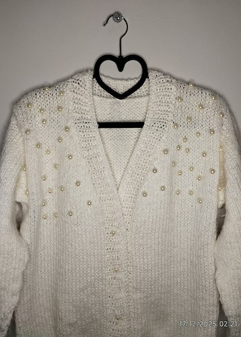 İnci Detaylı Beyaz Kışlık Örgü Hırka - Görsel 5