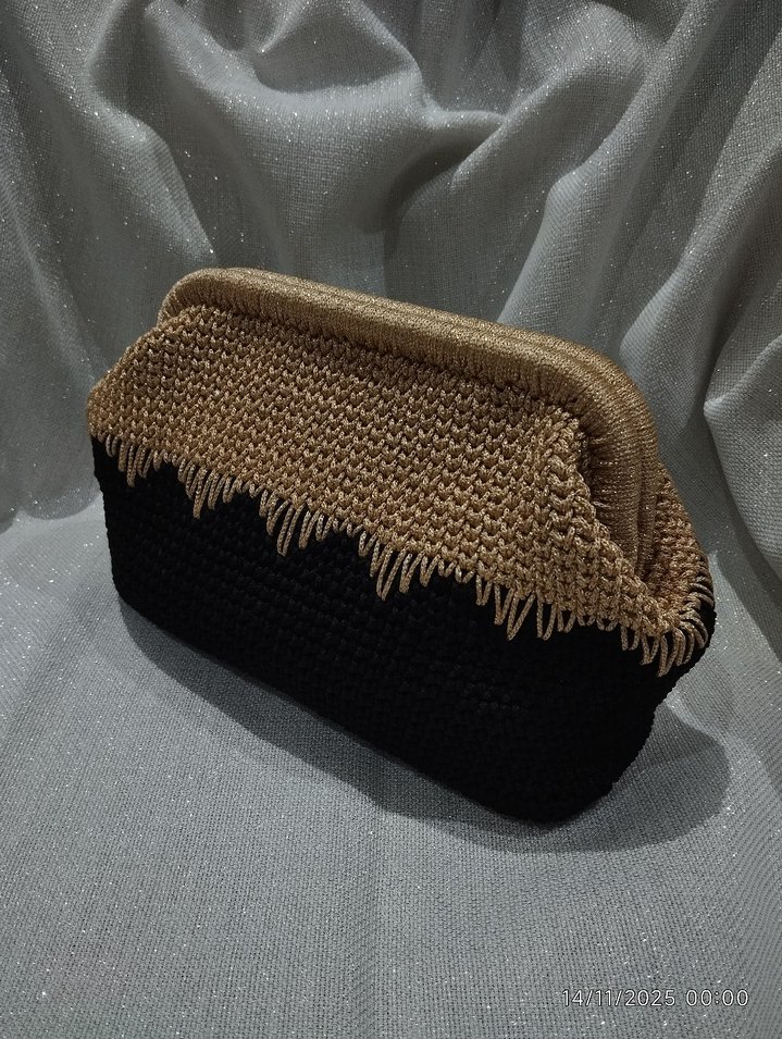 Siyah Simli Gold Nakışlı Kadın Portföy Çanta - Görsel 3