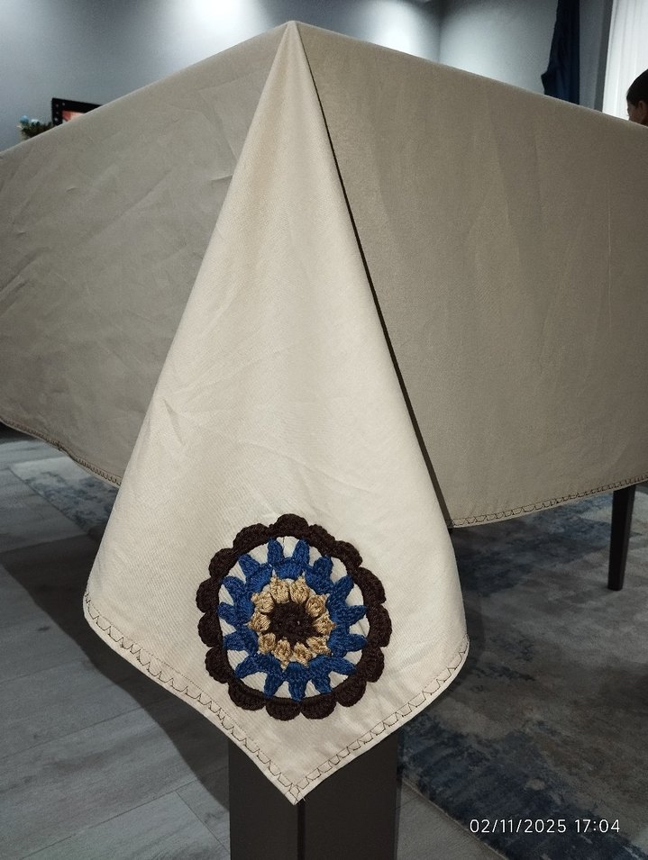 Motif işlemeli Masa Örtüsü - Görsel 3