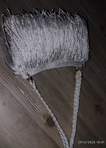 Püsküllü Parlak Beyaz Kadın Çanta - Görsel 6