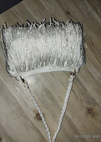 Püsküllü Parlak Beyaz Kadın Çanta - Görsel 3