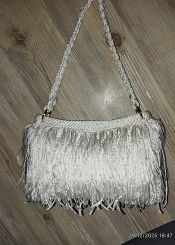 Püsküllü Parlak Beyaz Kadın Çanta - Görsel 9