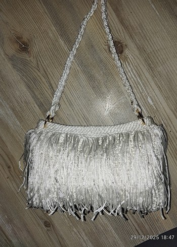 Püsküllü Parlak Beyaz Kadın Çanta - Görsel 7