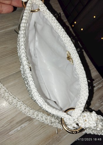 Püsküllü Parlak Beyaz Kadın Çanta - Görsel 11