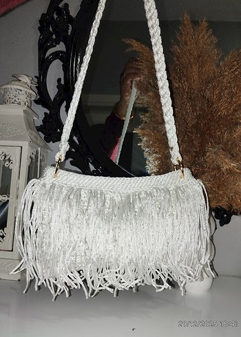 Püsküllü Parlak Beyaz Kadın Çanta - Görsel 2