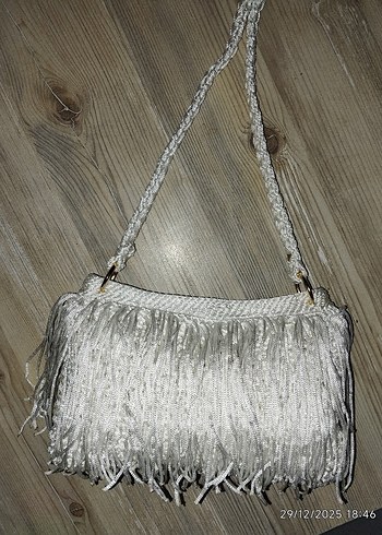 Püsküllü Parlak Beyaz Kadın Çanta - Görsel 4