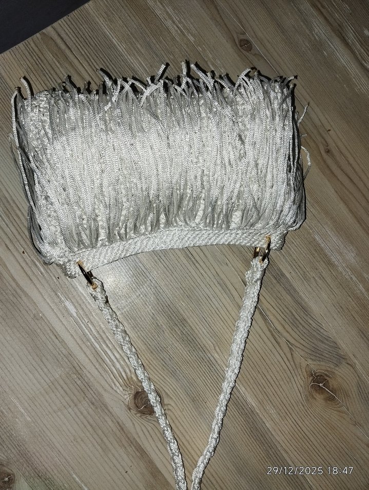 Püsküllü Parlak Beyaz Kadın Çanta - Görsel 3