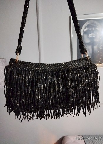 Püsküllü Parlak Siyah Gece Çanta - Görsel 4