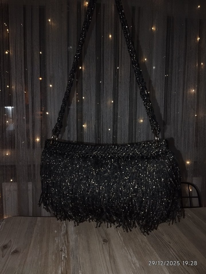 Püsküllü Parlak Siyah Gece Çanta - Görsel 2