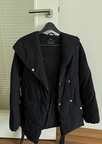 xs Beden Bershka Kemerli Siyah Midi Kadın şişme mont