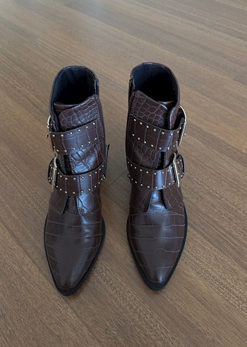 37 Beden Stradivarius Kahverengi Deri Kemerli Kadın Bot