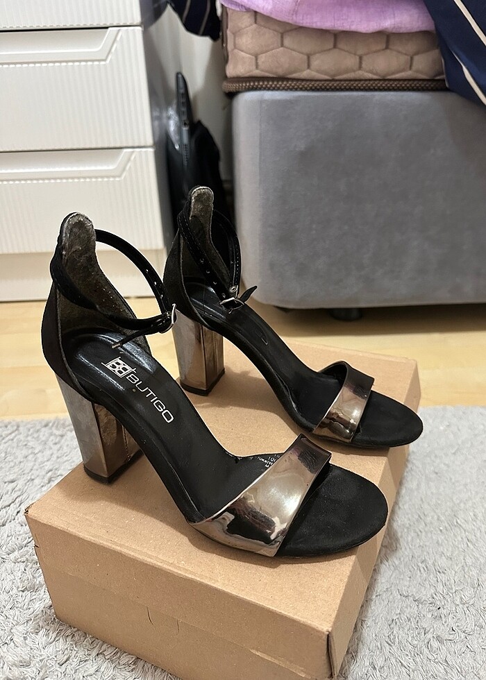 Bilekten bağlamalı topuklu ayakkabı - Görsel 2