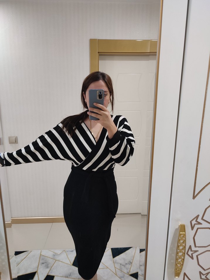 Zebra Desenli V Yaka Midi Elbise - Görsel 2