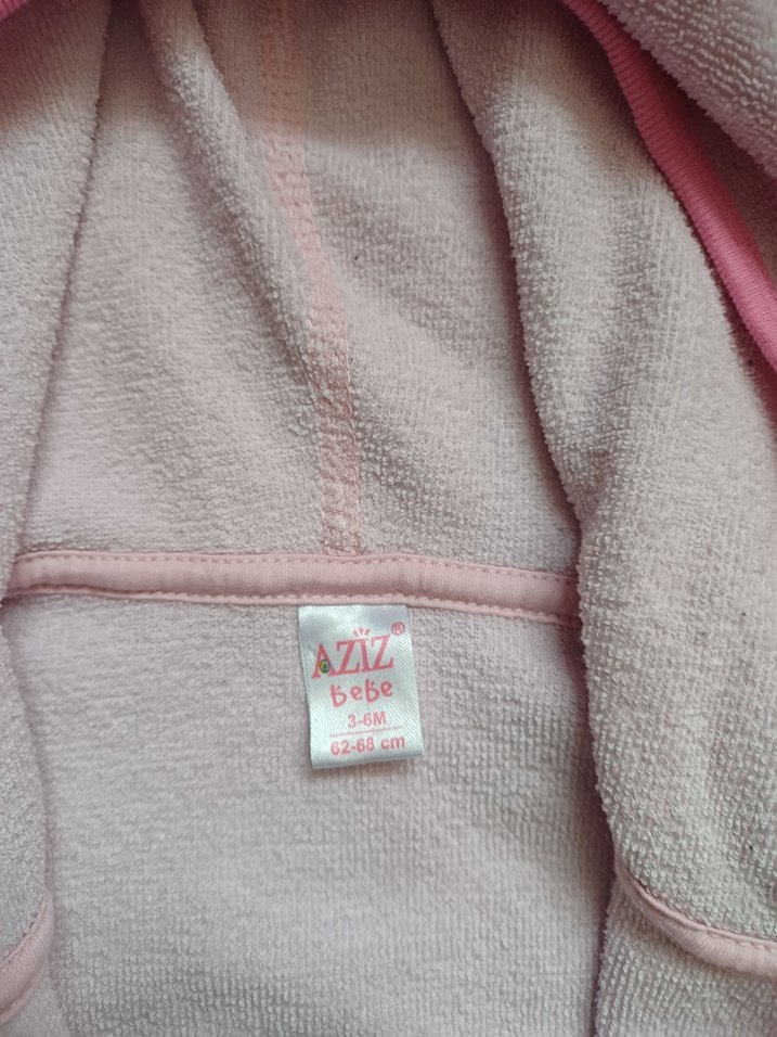 Kız Çocuk Pembe Nakışlı Kapüşonlu Bornoz - Görsel 2