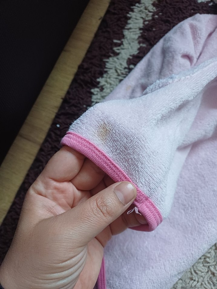 Kız Çocuk Pembe Nakışlı Kapüşonlu Bornoz - Görsel 3