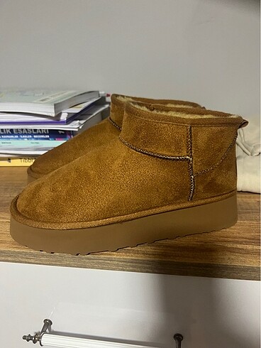 Ugg bot