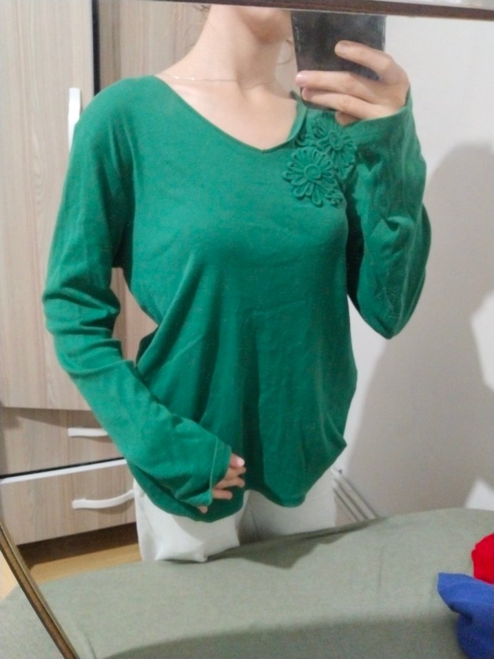 Yeşil V Yakalı Kadın Triko Kazak - Görsel 2