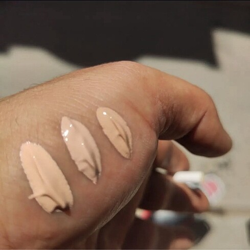 Huda Beauty HUDA BEAUTY FONDETEN