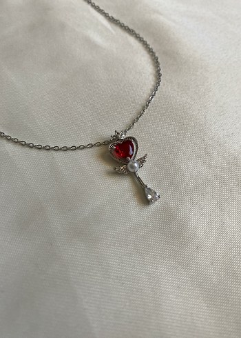 Kırmızı Taşlı Gotik Çelik Kolye