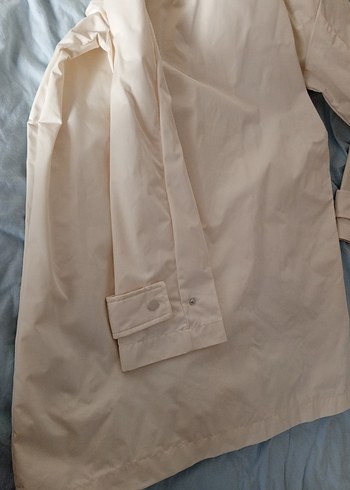 Düğmeli Beyaz Midi Kadın Yağmurluk - Görsel 4