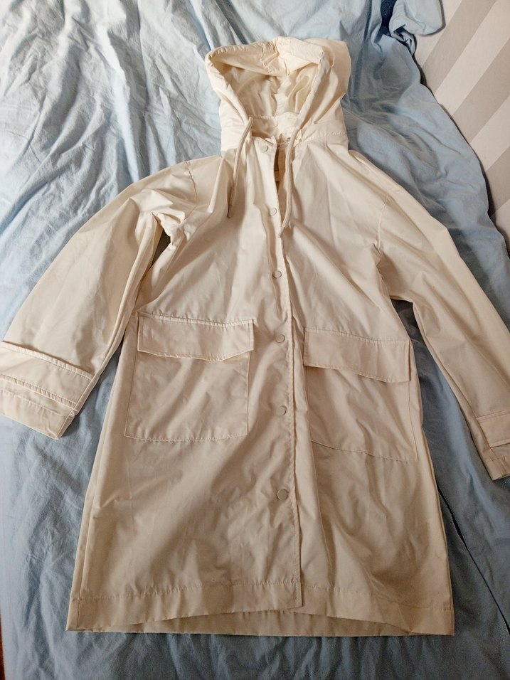 Düğmeli Beyaz Midi Kadın Yağmurluk - Görsel 3