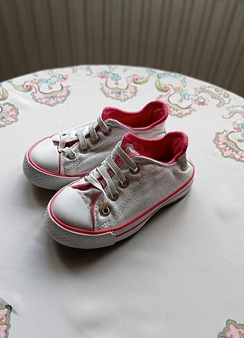 23 Beden ÇOCUK CONVERSE AYAKKABI