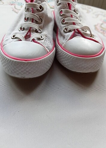 23 Beden beyaz Renk ÇOCUK CONVERSE AYAKKABI