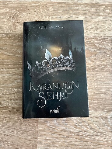 KARANLIĞIN ŞEHRİ Şule Avlamaz