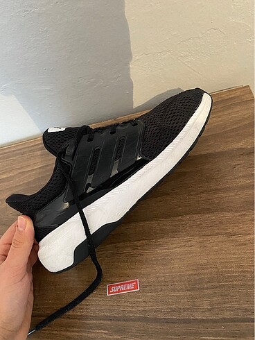 40 Beden Adidas erkek spor ayakkabı