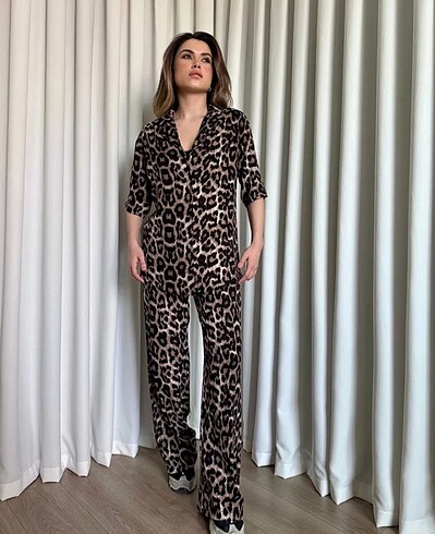 Leopar desenli İkili takım