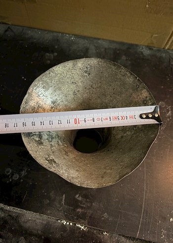 Gri Eski Metal Vazo - Görsel 4