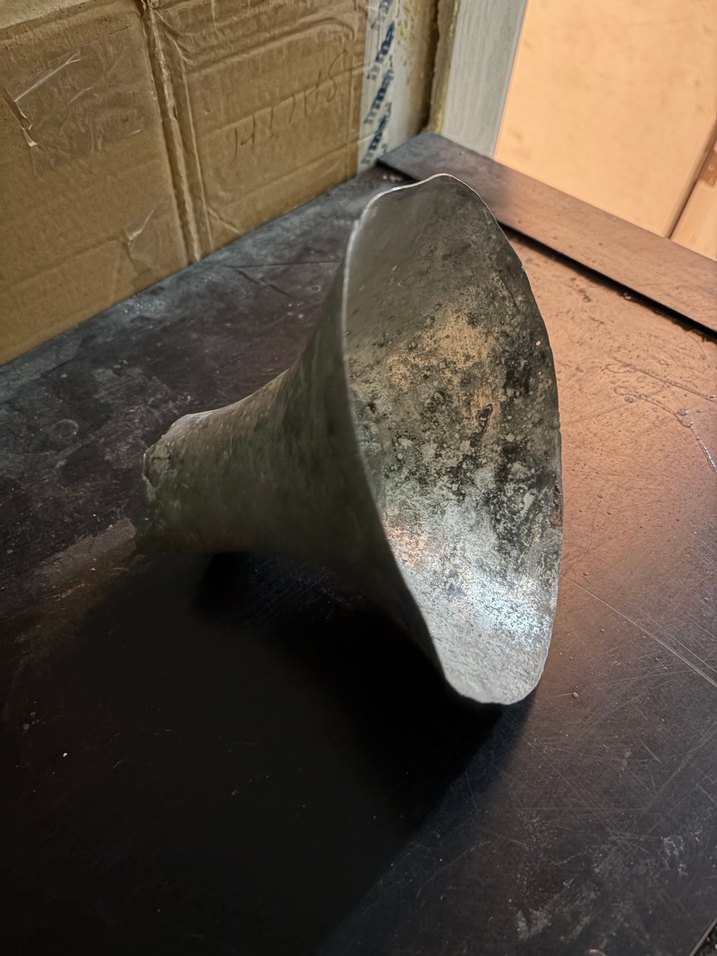 Gri Eski Metal Vazo - Görsel 2