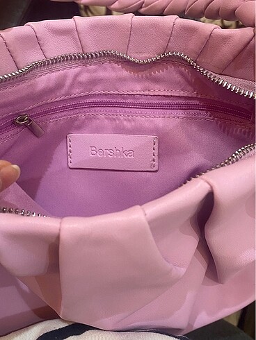 Beden Bershka pembe çanta