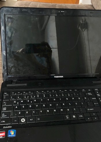 Siyah Toshiba Dizüstü Bilgisayar - Görsel 2