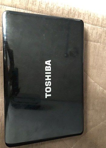 Siyah Toshiba Laptop - Görsel 2