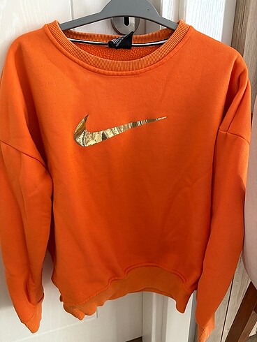 Turuncu sweatshirt