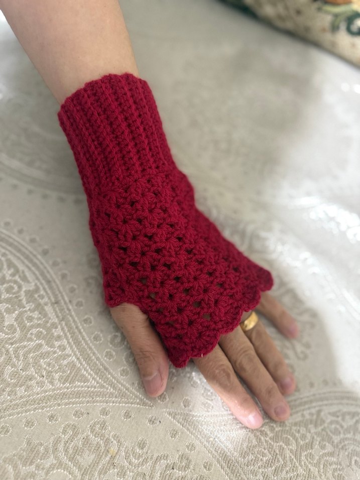 Kırmızı Örgü Kadın Eldiveni - Görsel 2